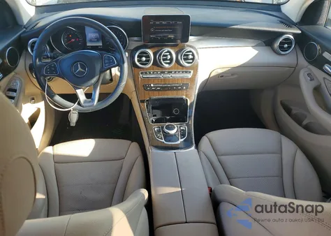 2017 Mercedes-Benz Glc 300 z USA, uszkodzony, nr VIN WDC0G4JB6HF215128